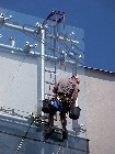 Specálisan külön erre a célra gyártott létrák az üvegfal megközelítéséhez