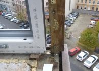 Fürészfogasan kiugró homlokzati nyílászárók cseréi