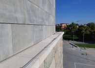 Bekötött vonálvilágítók egyedi rögzítőelemekkel