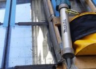 Az üvegek közötti hézag kitöltése Sikasil WS-605 S-el